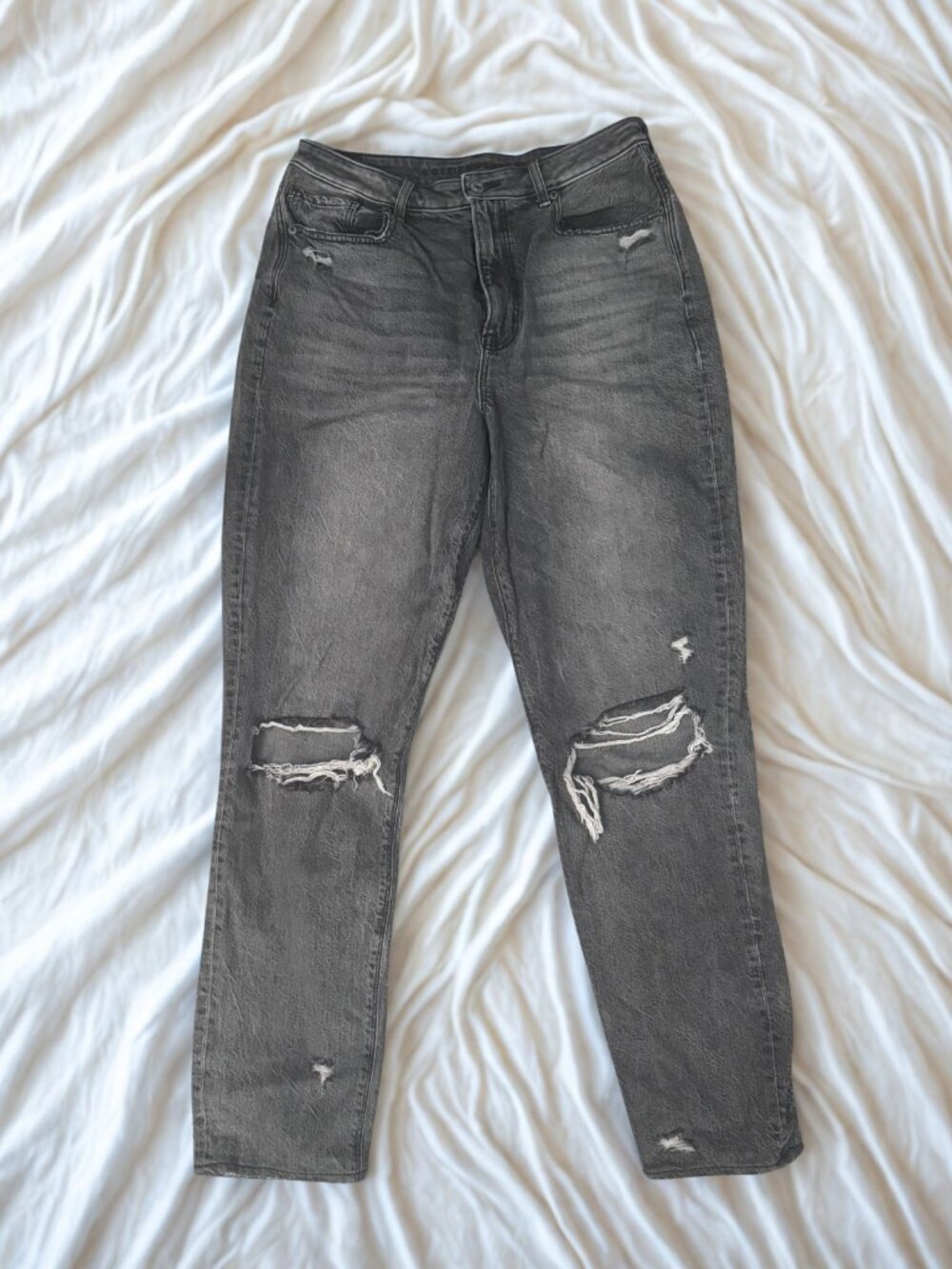 AE Highest Rise Distressed Mom Jeans Grey Wash 12XL Ripped